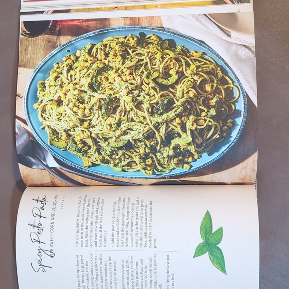 Rachael Ray This Must Be The Place Cookbook 2021 by Penguin Random House HB - Picture 10 of 16